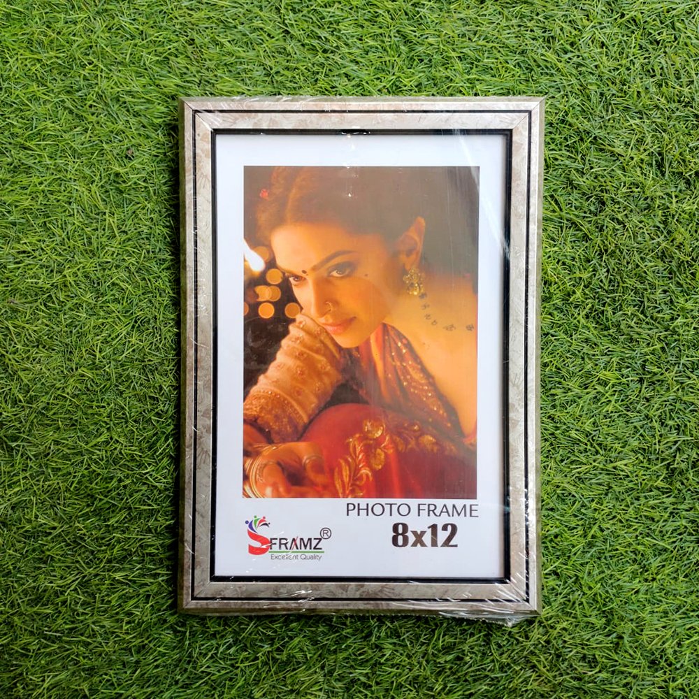 8x12 FANCY FRAME WITH PHOTO